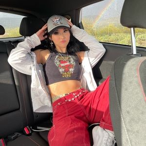 Meet your Posher, Hilary